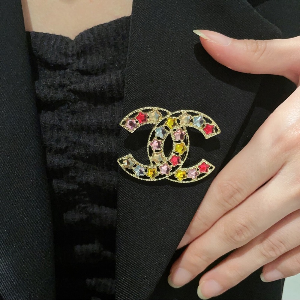 Chanel CC Logo Multicolor Star Crystal Brooch - 100% Authentic - Picture 4 of 8